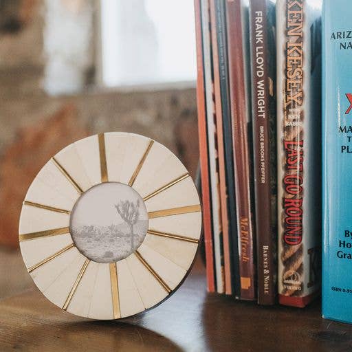 Mukhendu 2.5x2.5 Round Picture Frame