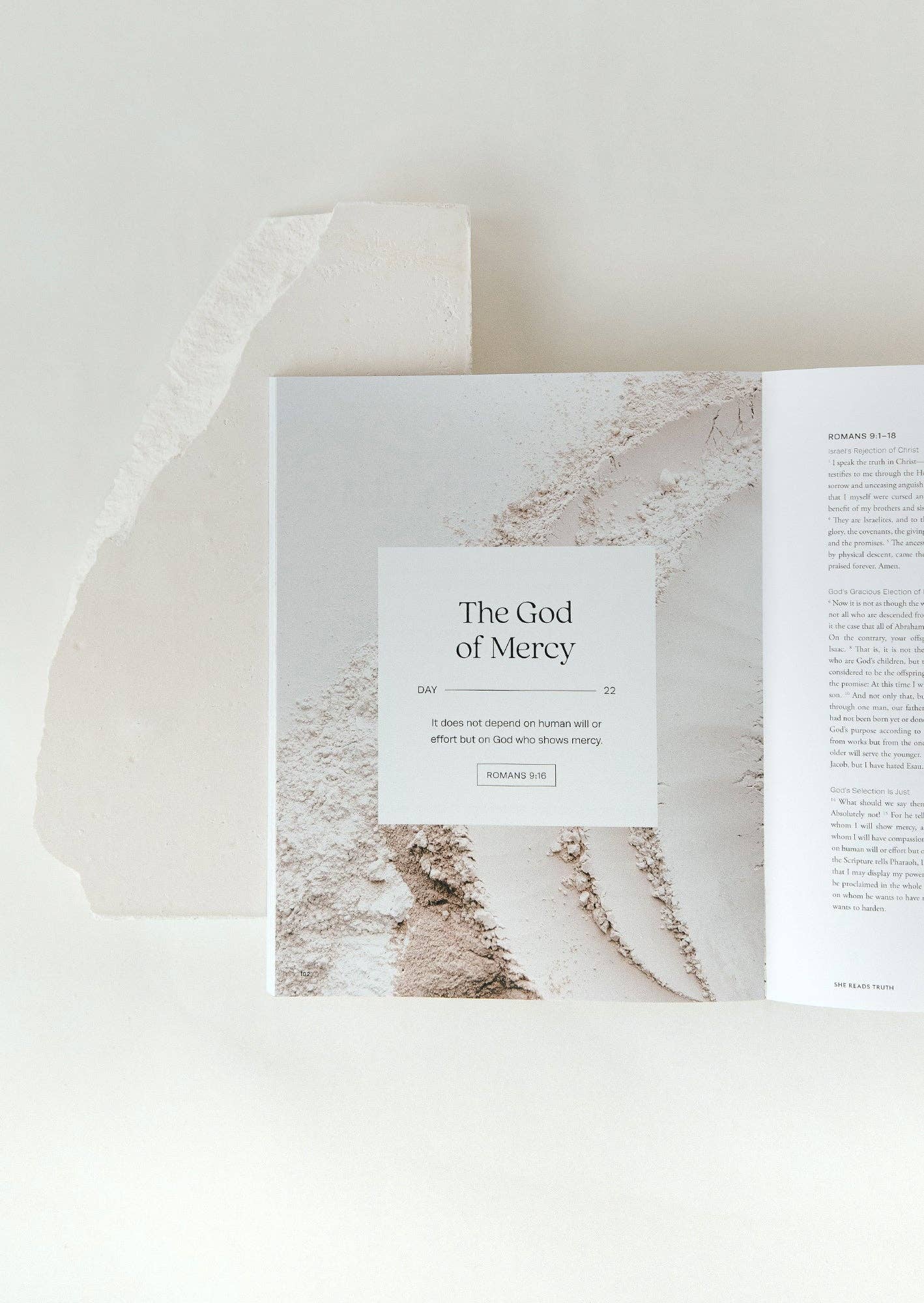 Romans Women's Reading Guide